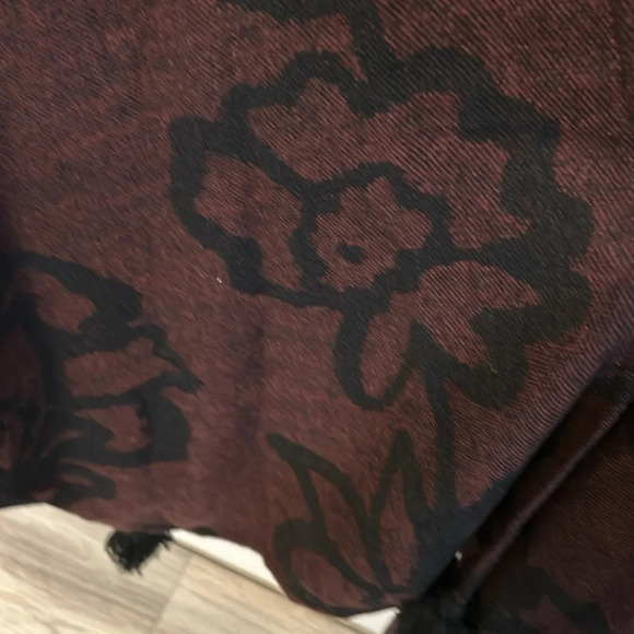 Cleobella Sevigny Women’s OS Poncho Shawl Wrap Boho Tasseled Soft Roomy Fit - Picture 5 of 7